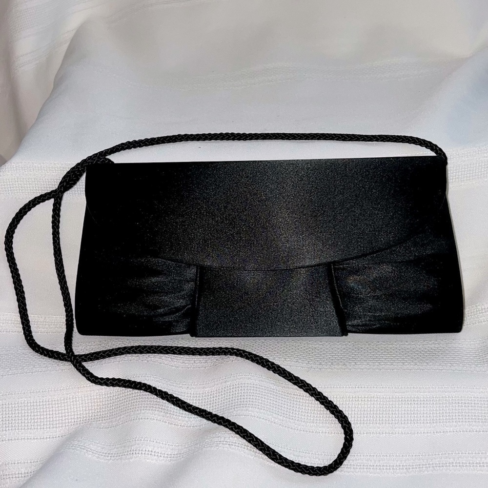 La Regale Elegant Black Clutch with Braided Strap